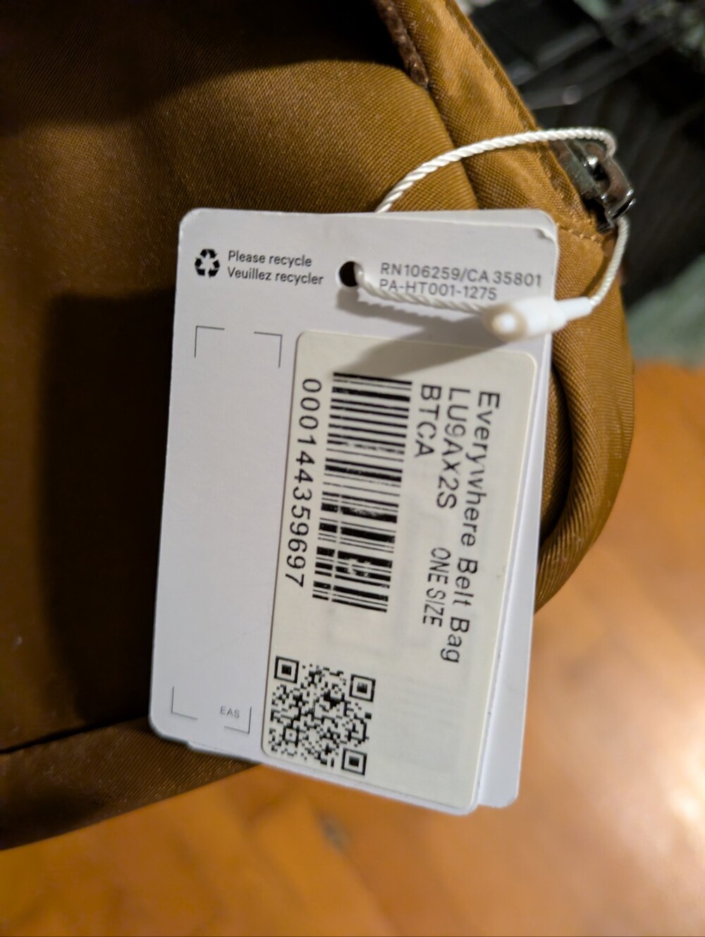 Lululemon Everywhere Belt Bag, NWT - Picture 3 of 4